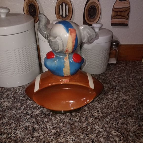 1972 Elephant /Football Jim beam whiskey decanter (bottle) - Picture 2 of 6